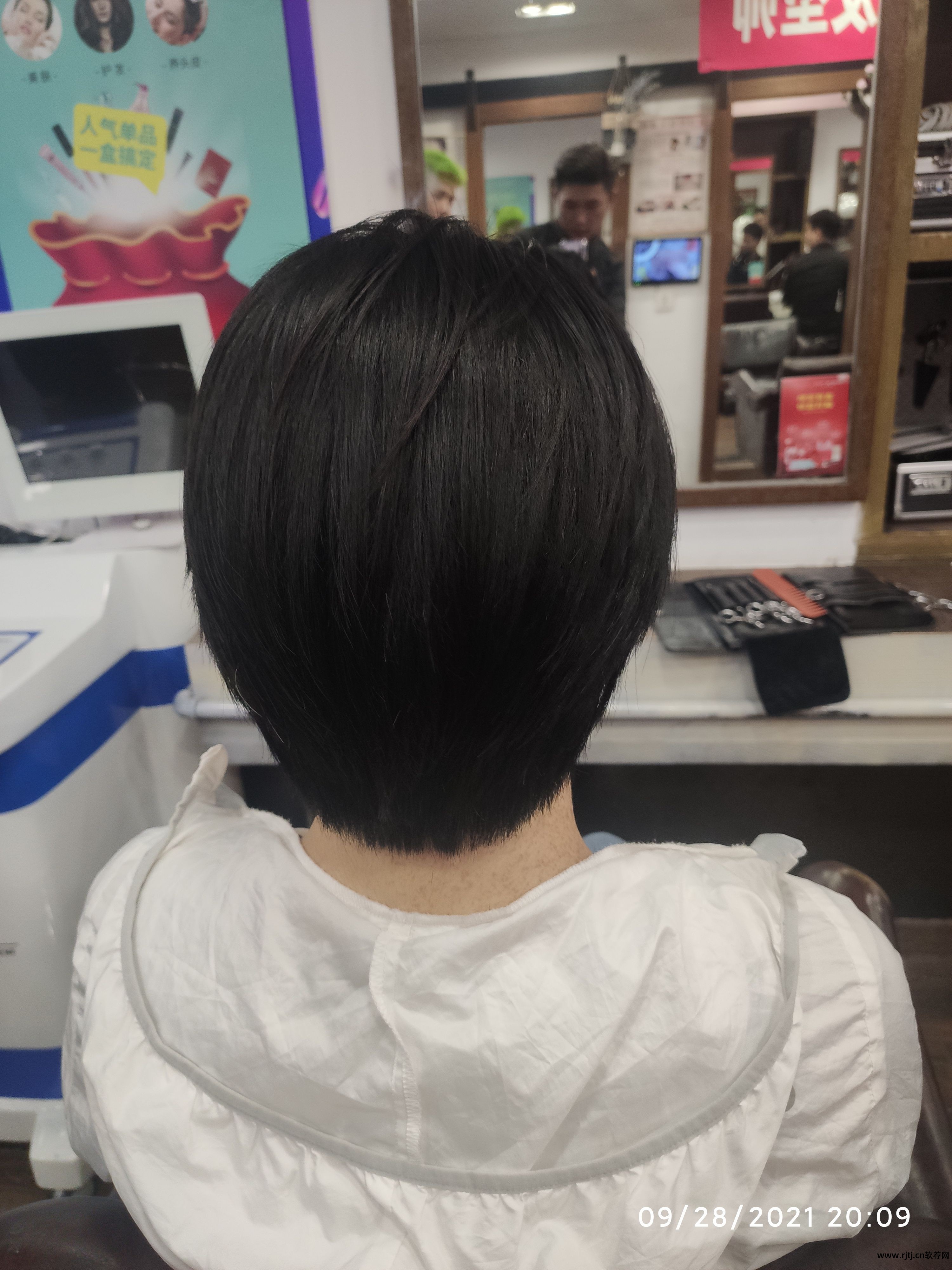 有什么软件可以给照片换发型_照片换服装发型软件_有什么软件可以给照片换发型
